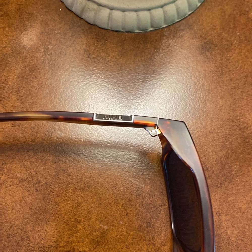 BMW New “tortoise” and bluish lens Sporty Sunglasses
